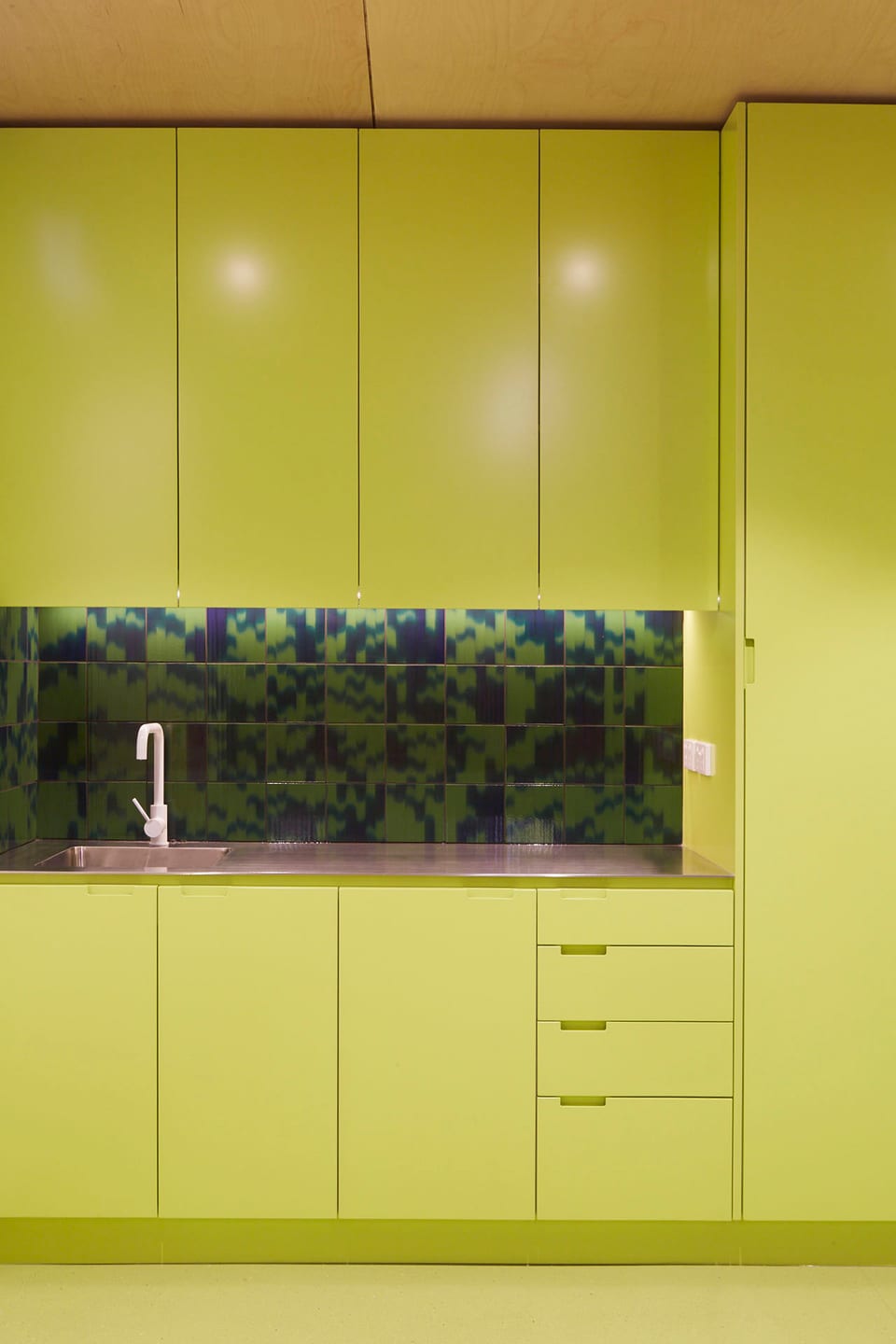 NUX kitchenette.
